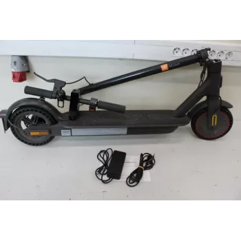 SALE OUT. Xiaomi Mi Electric Scooter Pro 2 electric scooter, 600 W, 25 km/h, Black, 3-month warranty, USED, SCRATCHED, DIRTY, SMALL CRACK BEHIND LEG, MISSING: CHARGER, MANUAL AND LEFT BACK REFLECTOR