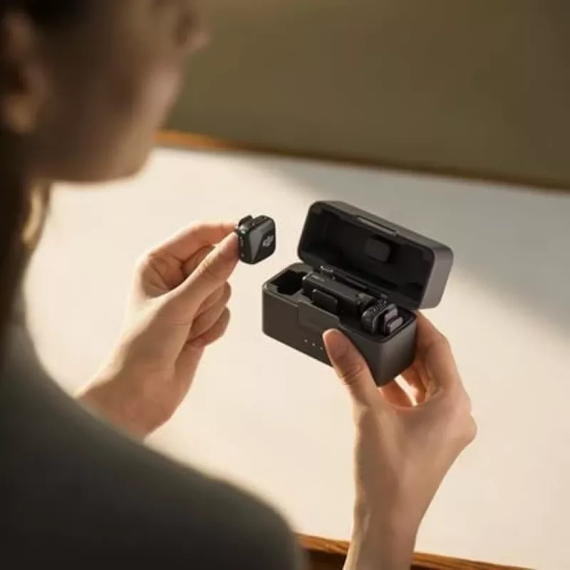 DJI Mic Mini (2 TX + 1 RX + töltőtok) vezeték nélküli mikrofonkészlet - sötétszürke