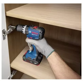 BOSCH Professional GSB 18V-52 akkumulátoros ütvefúró-csavarozó szett 2 db 2,0 Ah akkumulátorral, L-Case