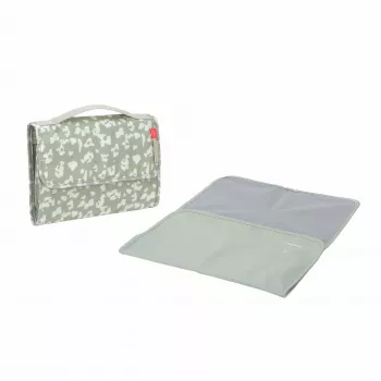 Lässig Green Label pelenkázótáska XL, Leo, 1,9 l, 26 x 4,5 x 19 cm, vízlepergető pelenkázó alátéttel, újrahasznosított poliészter, Light Khaki