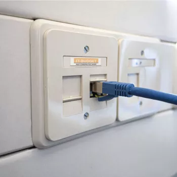 IT-BUDGET Premium patchkábel Cat.6A Cat.7 nyers kábellel 600 MHz LSZH PoE+ 10GBit kék 15 m