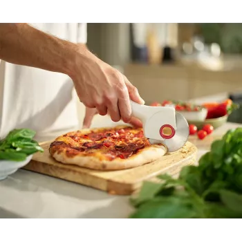 Joseph Joseph Ringo Easy-clean Red pizzavágó