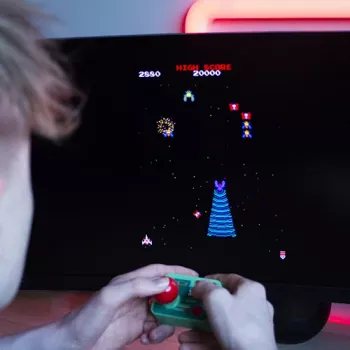 FIZZ CREATIONS Retro Arcade Galaga Plug & Play Wireless Console with 2 Controllers