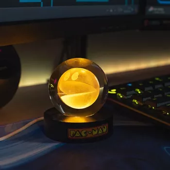 FIZZ CREATIONS Pac-Man kristálygömb LED lámpa USB retro dekoráció 8 cm