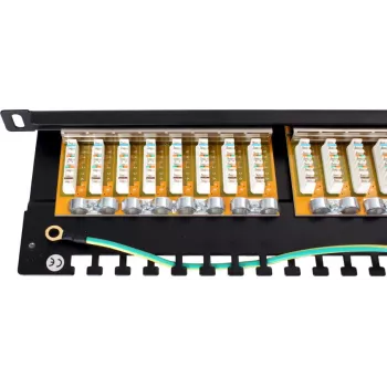 GETFORT PGF-6FTP24-B8 FTP Cat.6 24 portos patch panel 0.5U fekete