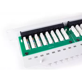 GETFORT PGF-5EUTP24-B5-G patch panel UTP Cat.5e 24 port szürke 1U rackbe szerelhető