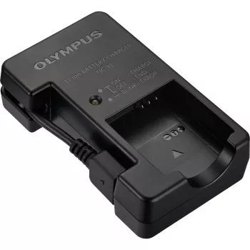 OM SYSTEM UC-92 többakkumulátoros töltő LI-90B/LI-92B-hez
