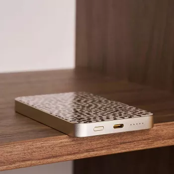 Burga Magnetic 5000 mAh powerbank Almond Latte Gold