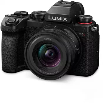 Panasonic Lumix DC-S5D fényképezőgép 18-40mm objektív szettel (DC-S5DNE-K)