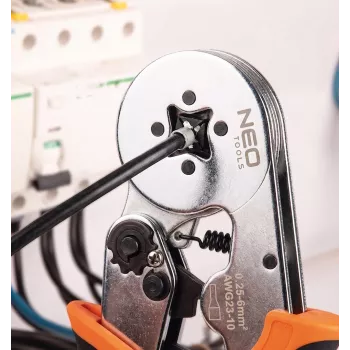 NEO Tools önbeálló racsnis préselő érvéghüvelyhez 0,25-6 mm² (AWG 23-10), négyszögprés, ergonomikus kétkomponensű markolat, 200 mm