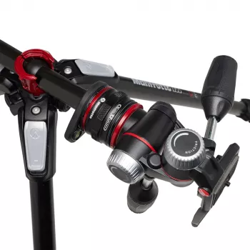 Manfrotto MK055CXPRO33WQR karbon állvány 3 lábszegmenssel és XPRO 3 irányú fejjel
