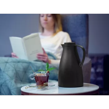 LEIFHEIT Thermos Harmonic fekete 1L vákuum hőszigetelt kanna