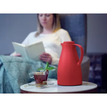 LEIFHEIT Thermos Harmonic piros vákuum hőszigetelt kanna 1,0 L