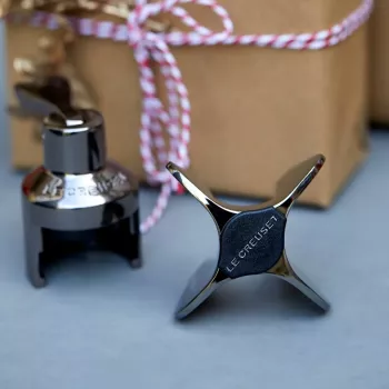 Le Creuset SW-100 champagne csillag pezsgősüveg-nyitó 7,2x4,3cm fekete nikkel