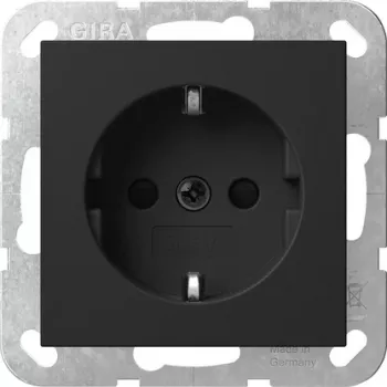 Gira System 55 SCHUKO aljzat billenőfedéllel, fokozott érintésvédelem, tisztafehér fényes 4183005