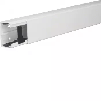 Hager LFE4006009016 időjárásálló UV-álló kábelcsatorna 40x60 mm 2 m közlekedési fehér