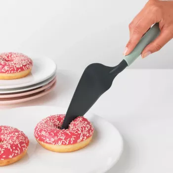Brabantia Profile Line tortaszeletelő hullámos éllel, matt acél