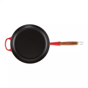 LE CREUSET öntöttvas serpenyő fanyéllel 28 cm piros