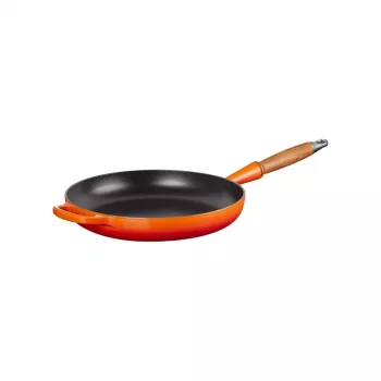Le Creuset öntöttvas serpenyő fa fogantyúval 28 cm vulkáni narancs