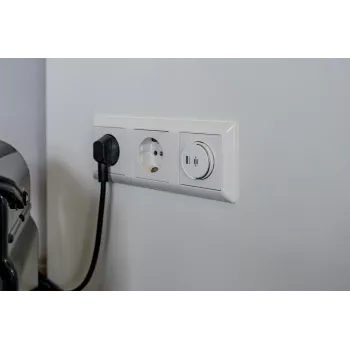 Brennenstuhl Schuko dugaszolóaljzat USB-C PD 20W (1508110020)